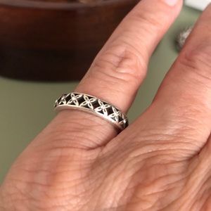 Silver fashion ring, size 6.